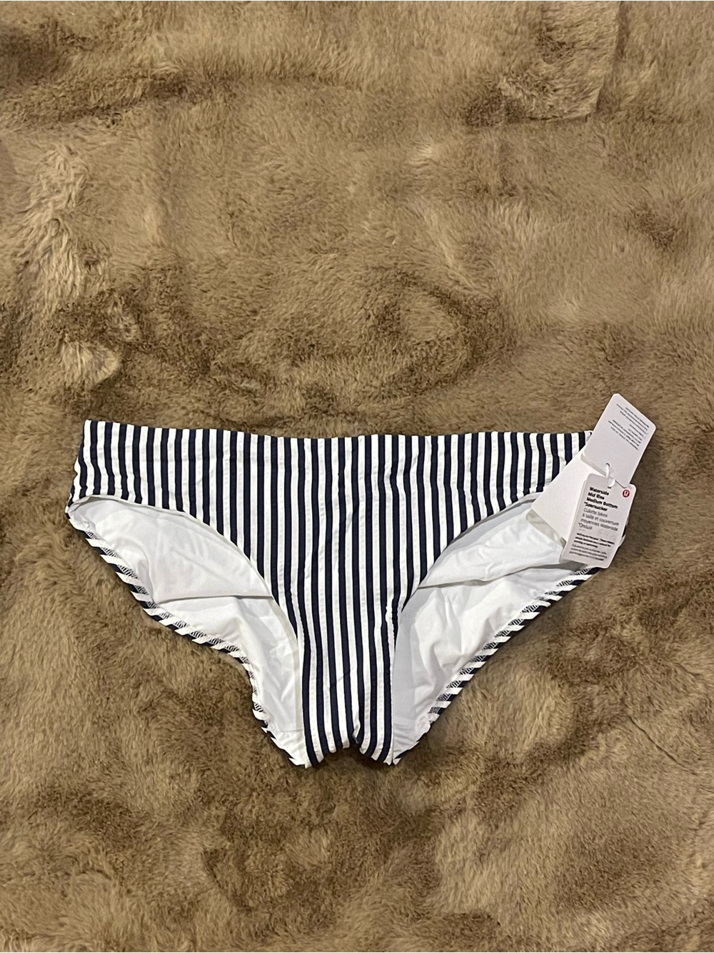 WATERSIDE MID RISE MEDIUM BOTTOM SIZE LARGE LULULEMON SEERSUCKER BLUE WHITE SWIM
